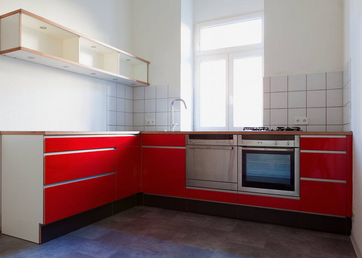 Rote Küche, Küchen, Dirk Schinker, Schreinermeister, Freiburg, Material Multiplex, Schichtstoff, Aluminium